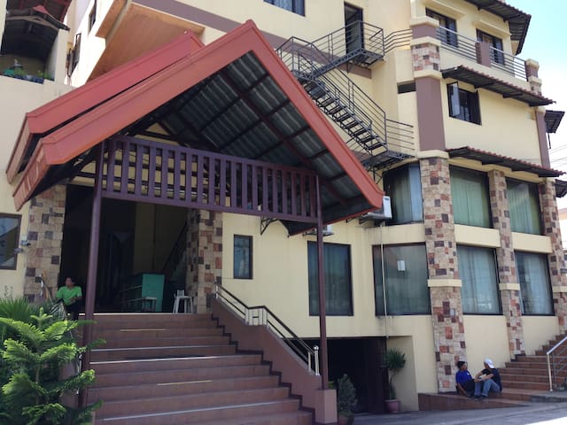 Studio Apartment next to Shop Mall