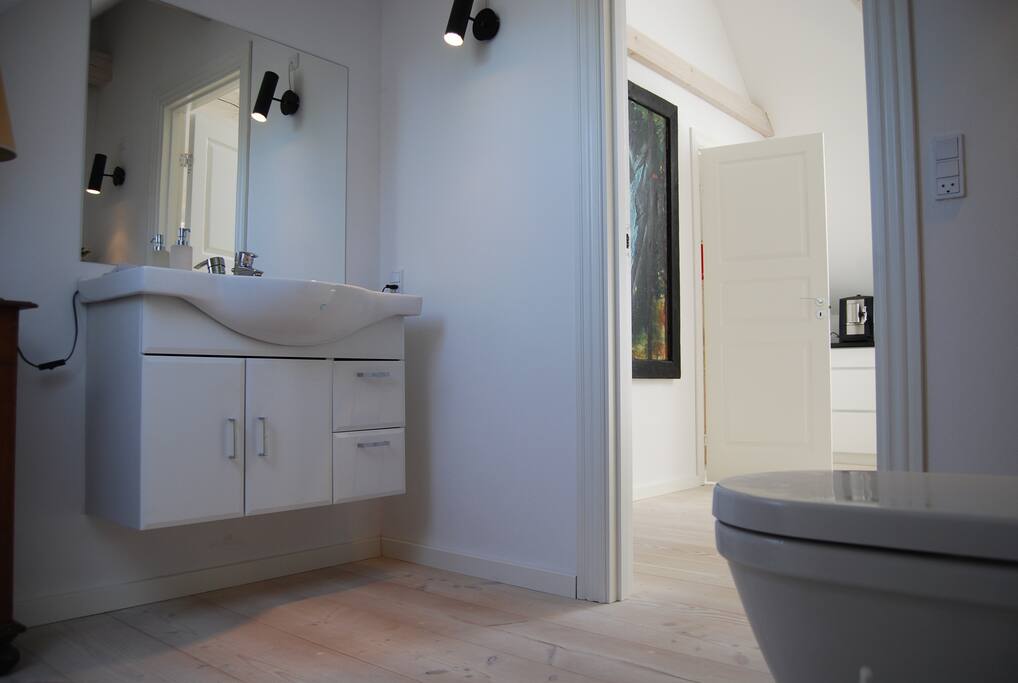 Toilet ved værelse