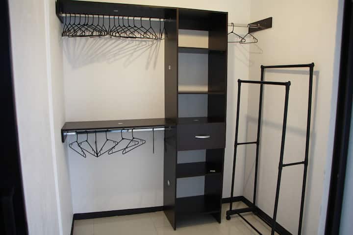 Dormitorio principal con vestidor