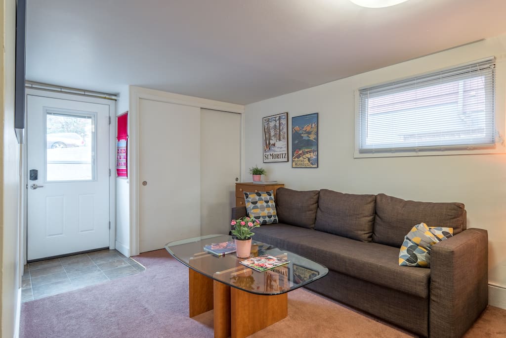 Nickol
April 2018
Carol's home was perfect for two nights in Portland with my husband and pup. Excellent location. Carol greeted us when we arrived and was very lovely.