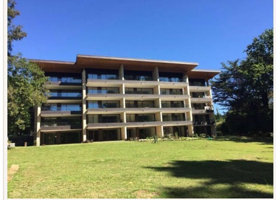 Edificio R1