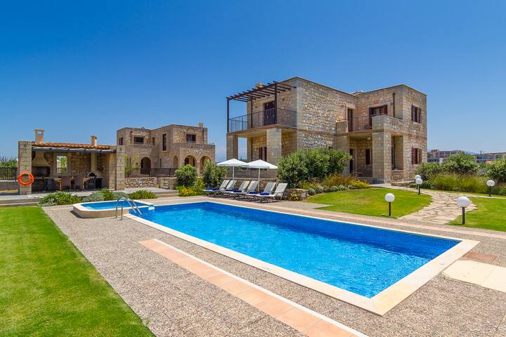 Stone Built villa w/Private Pool, BBQ 30m to Beach gallery image 2