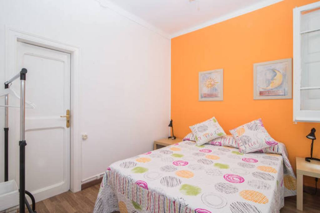 Habitación salida a balcón interior
