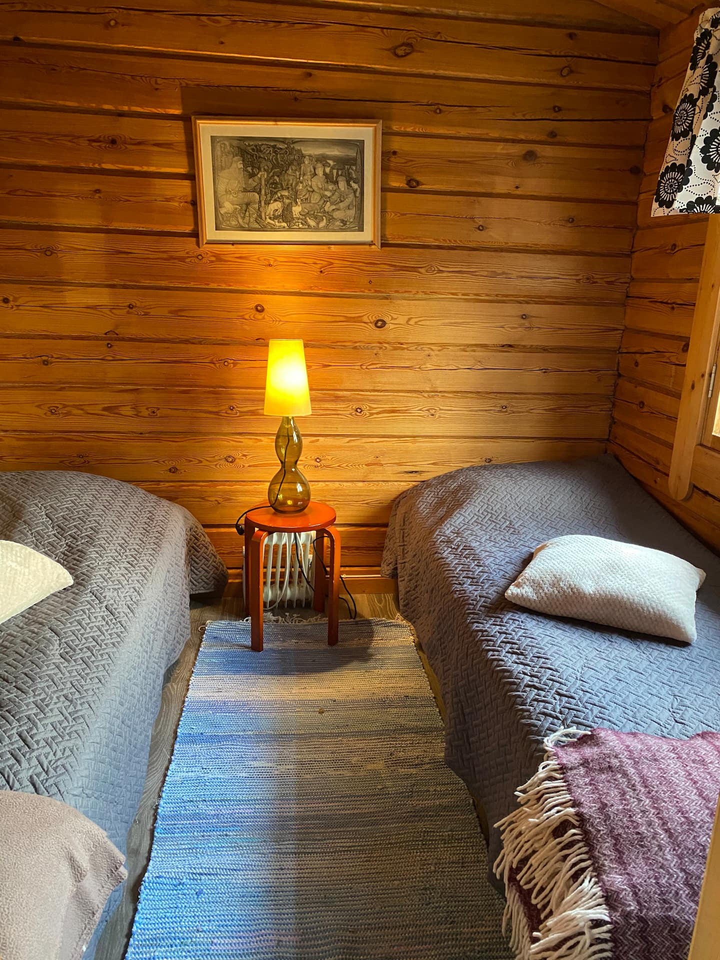 Hirsitupa Maatilan Pihapiirissä 4