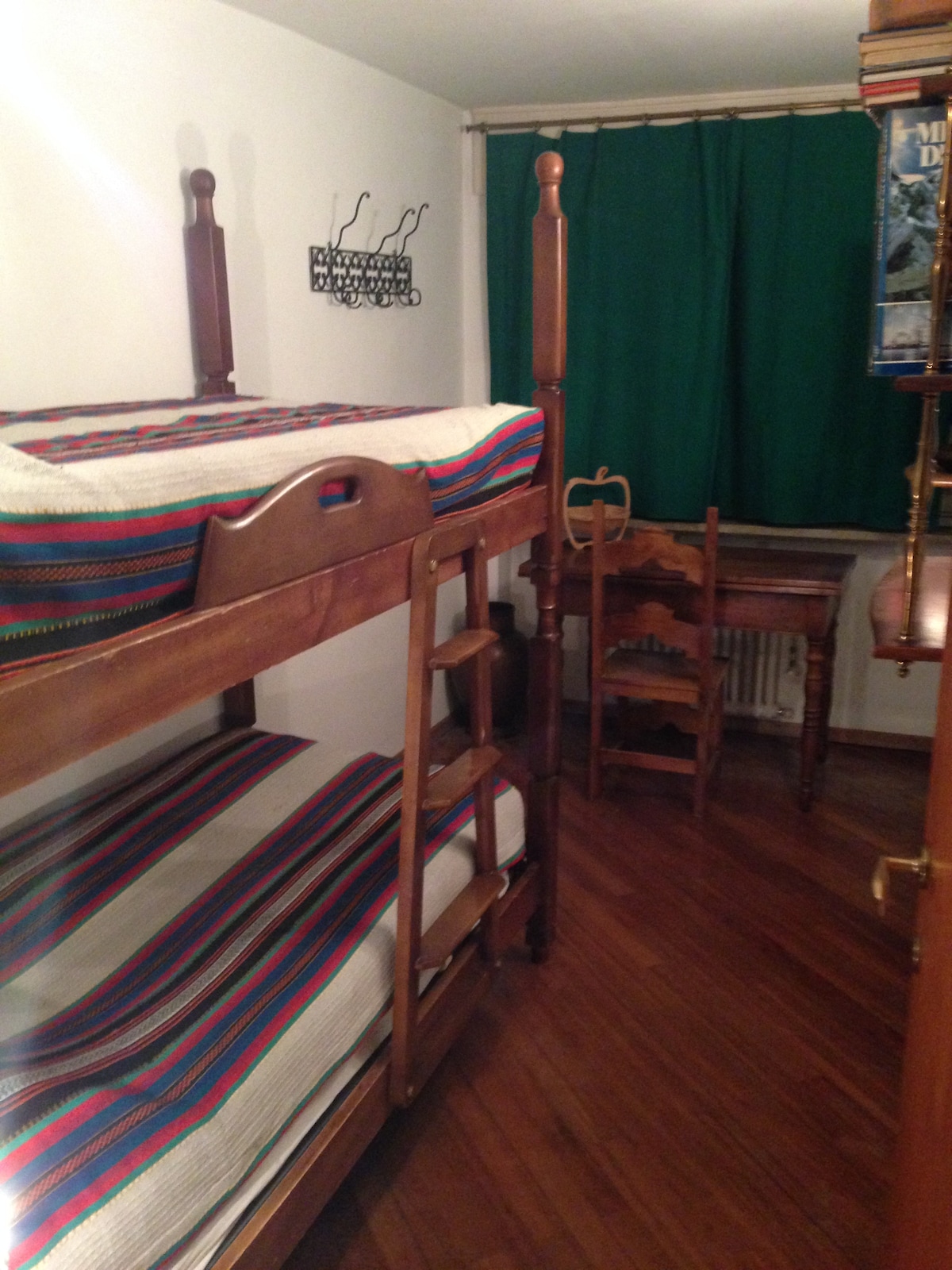 soba na kat sa stolom