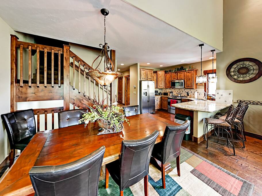This open-concept floor plan is perfect for larger groups.