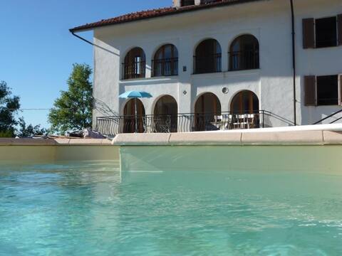 Villa Cadenza with Pool -  Langhe, Piemonte