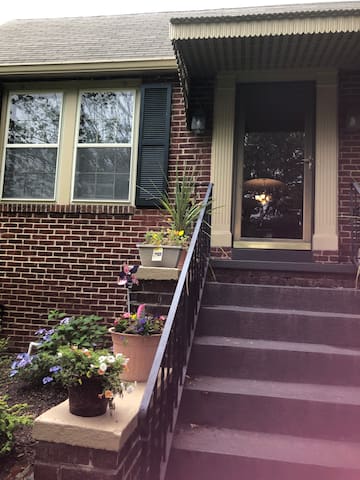 Quaint older home , Knoxville, Gateway to Smokeys