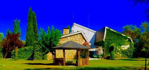 Pool,garden, meals-BarbacoasNO OVERNIGHT STAYS