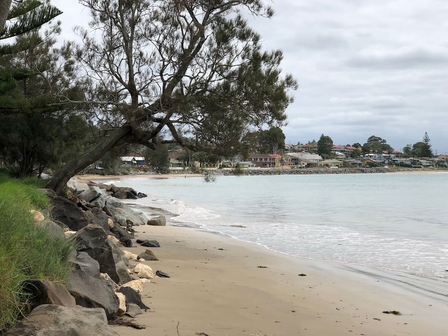 30 steps to this beautiful, family friendly beach. Fish, swim, snorkel or paddle board a perfect beach to explore. Best of all, no busy road to cross & there is easy access to the beach.