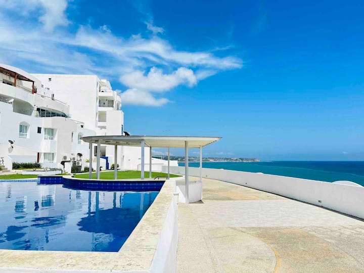 Great Oceanfront Suite at MantaProinkasa7 Apartments for Rent in
