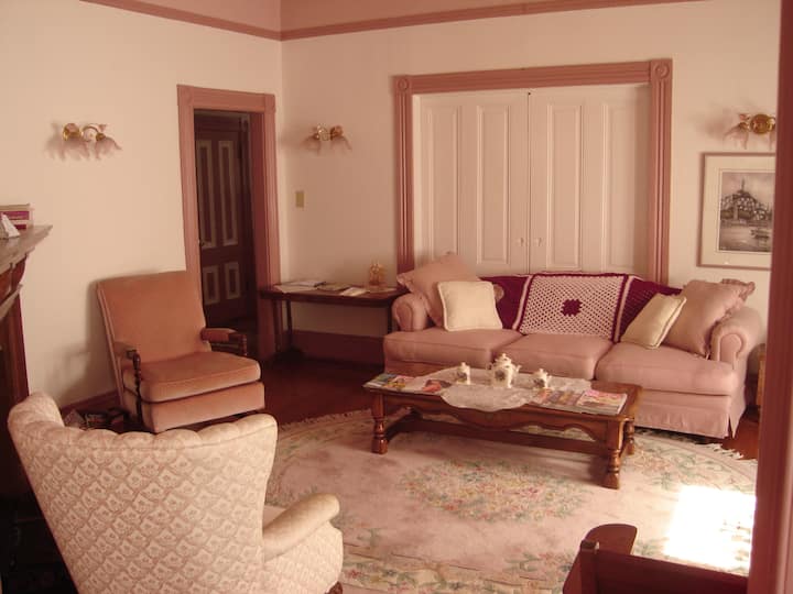 Rose Garden Inn-room 3 (Private Bathroom) - Sonoma, CA
