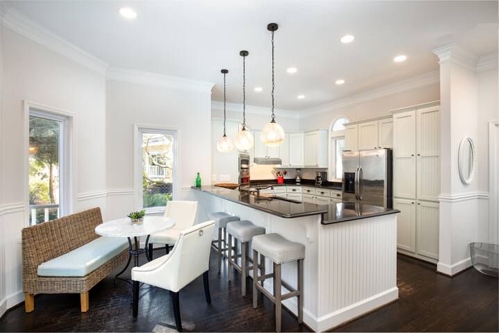 Carroll Realty Inc managed Airbnb listing 3