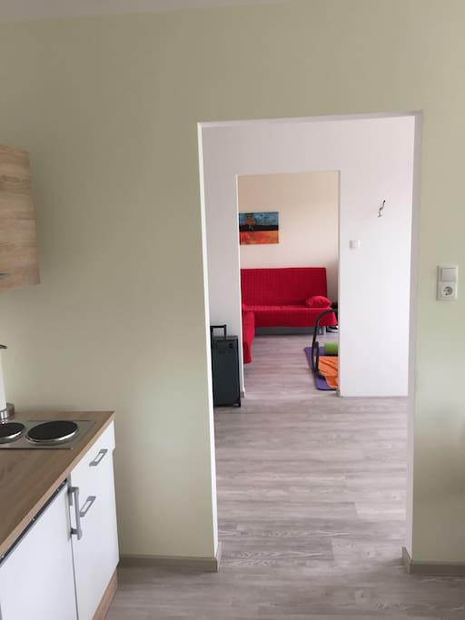 Blick von Küche zum Raum 2 (mit Sauna) und Raum 3 (Schlafzimmer)