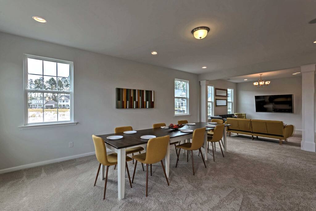 This tech-savvy home features USB stations, outlets, & Gigabit Fiber Internet!