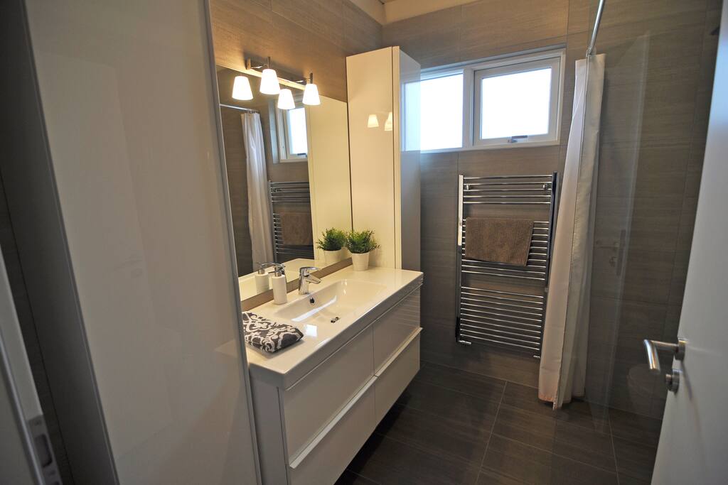 Main Bathroom