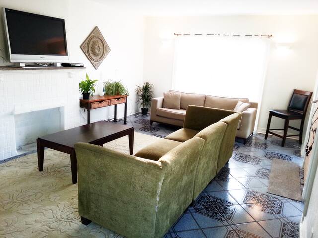 6 Bdrm/11 Bed – House of Friendship gallery image 4