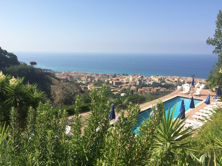 Pool,View,Garden,4km from Tropea Apartments for Rent in Tropea