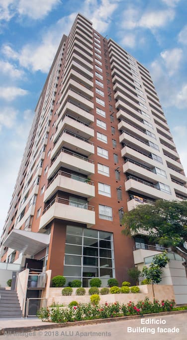 Fachada del edificio / Building facade