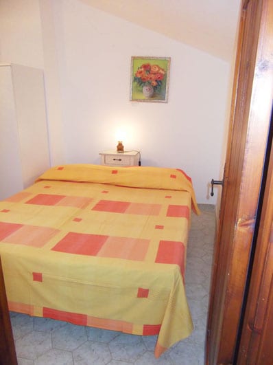 Dhomë gjumi dyshe (kati i parë)/Dhomë gjumi e dytë