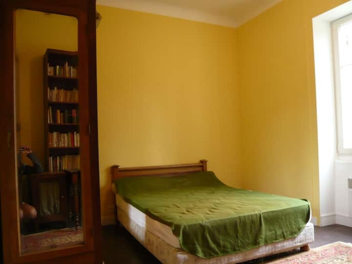 ห้องนอนที่ 2 พร้อมฝักบัวอาบน้ำ