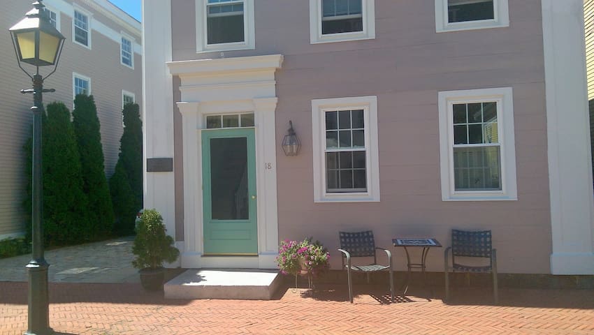 Private bed, bath,  - Downtown New London,CT