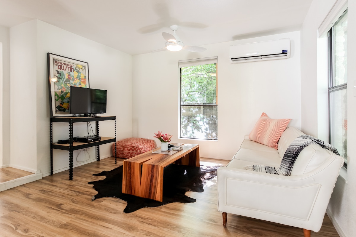 Casita blocks from DT, E 6th, Town Lake, Rainey St