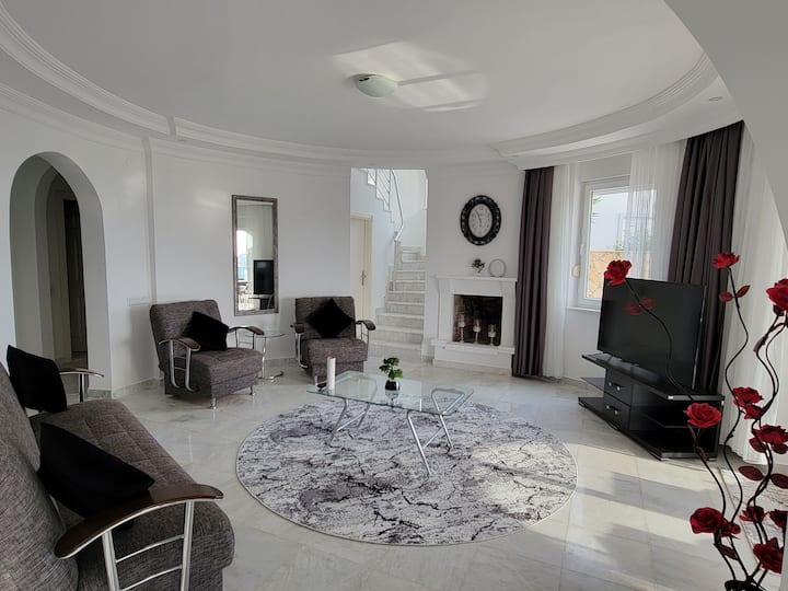 Müstakil öZel Havuzlu Villa - Mahmutlar