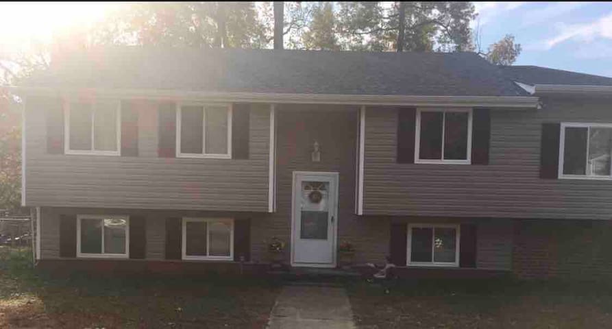 Private Bedroom in Chesterfield VA