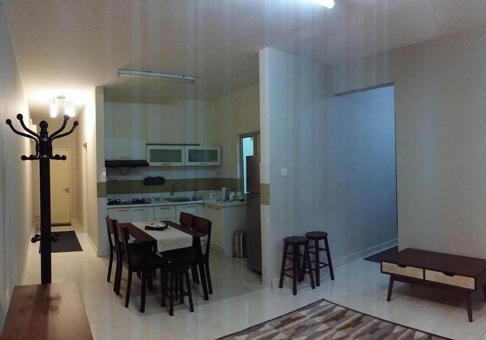 Dining area / kitchen