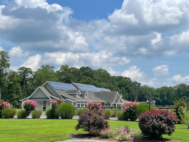 Cypress Creek Retreat Barn-dominium W/water Views - Trap Pond State Park, Laurel
