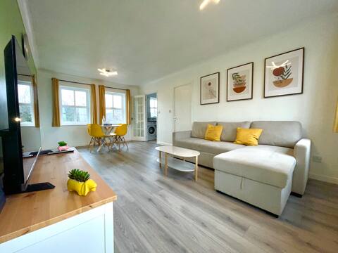 Top Airbnb: Entire flat - free parking, close to Baltic Market in Riverside
