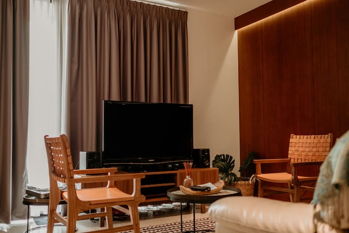 2BR Modern Design Apartment with view of Monas