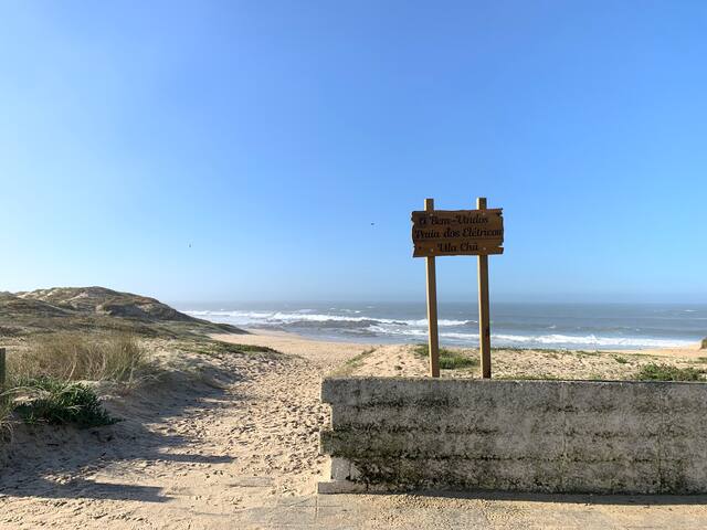 Carminho Beach House gallery image 2