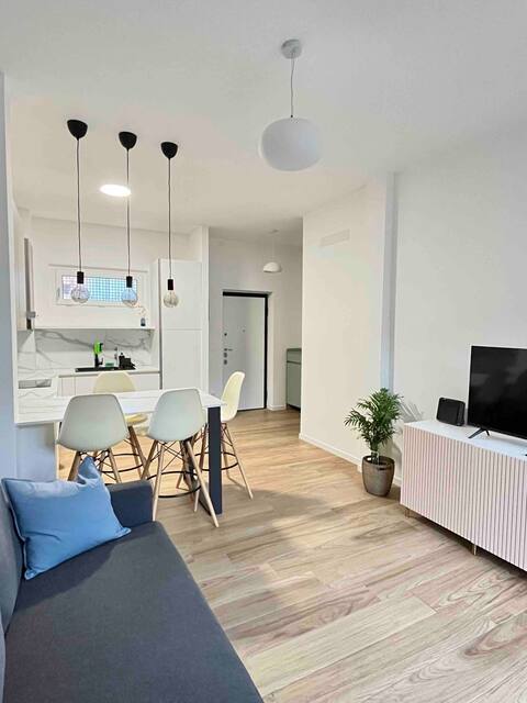 Refined Apartment next to Metro