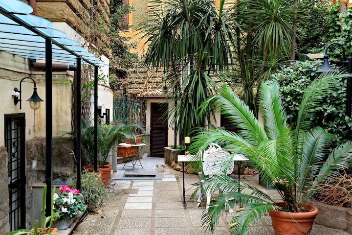 1 Arianna Apt 10 Min Walk To Colosseo/ Ac /Garden - Rome
