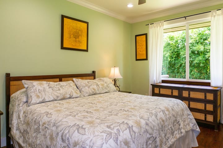 bedroom with cal king bed