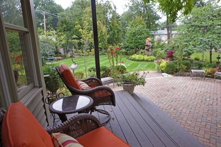 Urban Garden Retreat