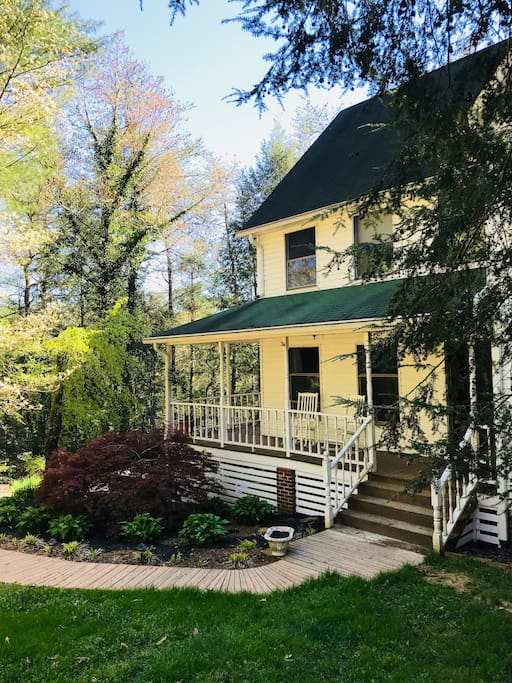 Early spring view of Chouette Maison