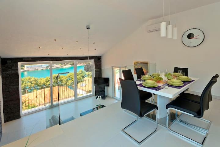 Penthouse DELUXE