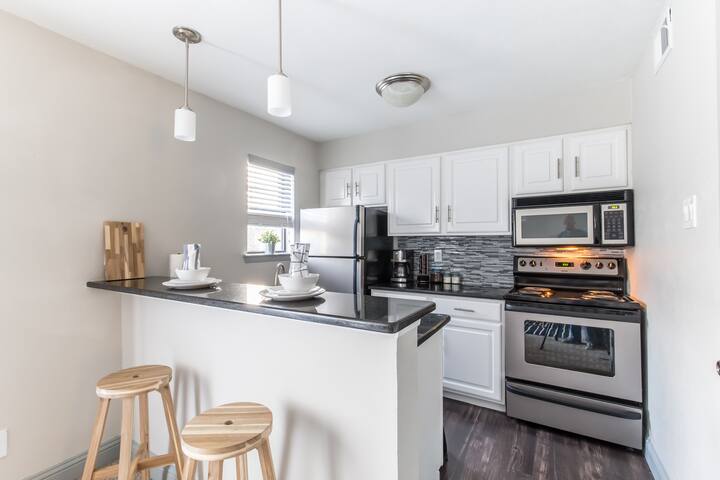 ✨ Designed to Relax ✨ Balcony & Same Day Bookings!