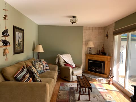 Popular Airbnb listing: Couples retreat, Beech Mountain Condo on Slopes in Beech Mountain