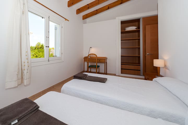 3er dormitorio tiene dos camas de Ficula Vell A