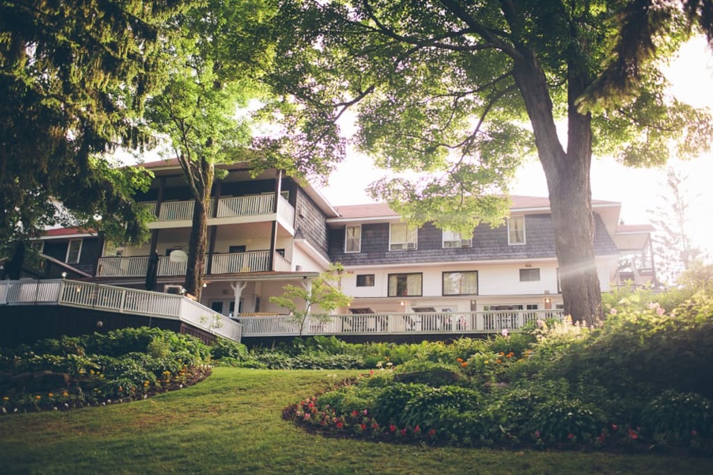beautiful main lodge and grounds