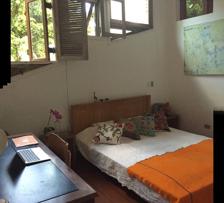 cama king escrivaninha