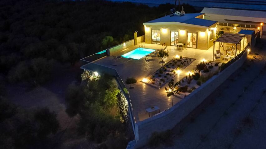 Private pool★Seaview★Walk to all & Falasarna beach gallery image 3