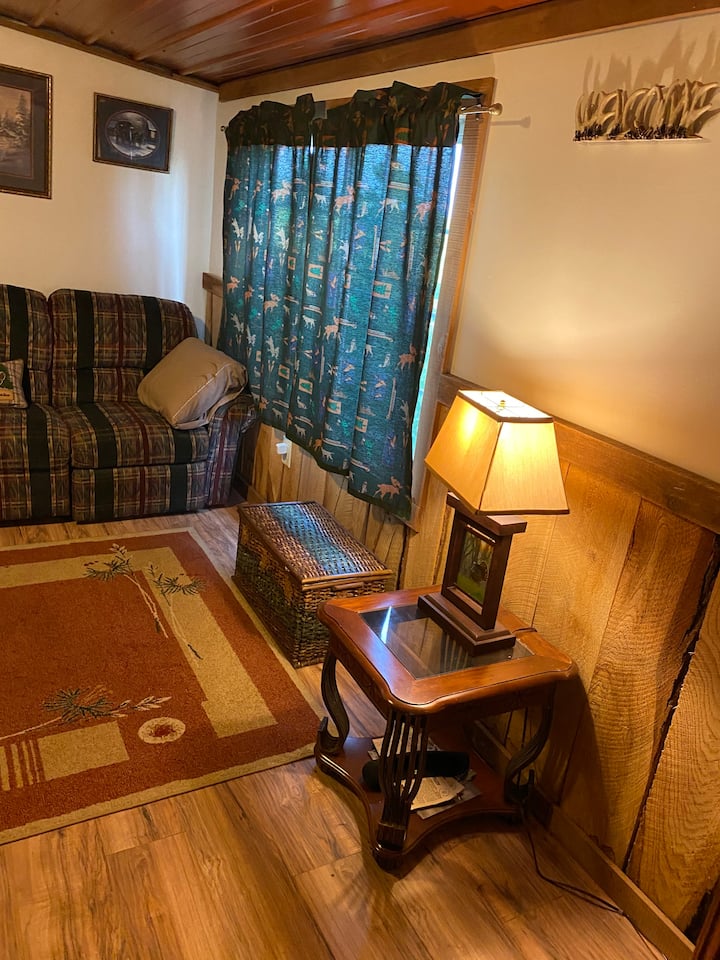 Peaceful Getaway Cabin Near Harrison Co. Lake 1 Cabins for Rent in