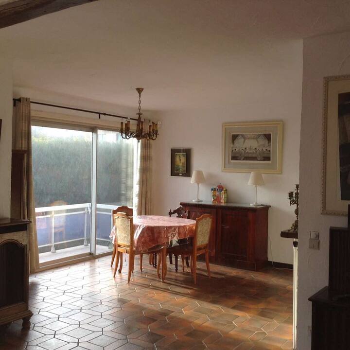 5 Bedrooms Spacious Luminous Villa Houses for Rent in Rixensart