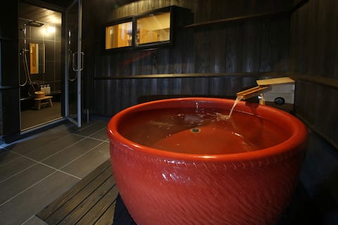 IORI KAWANAKA【River view & Private Open-Air Bath】