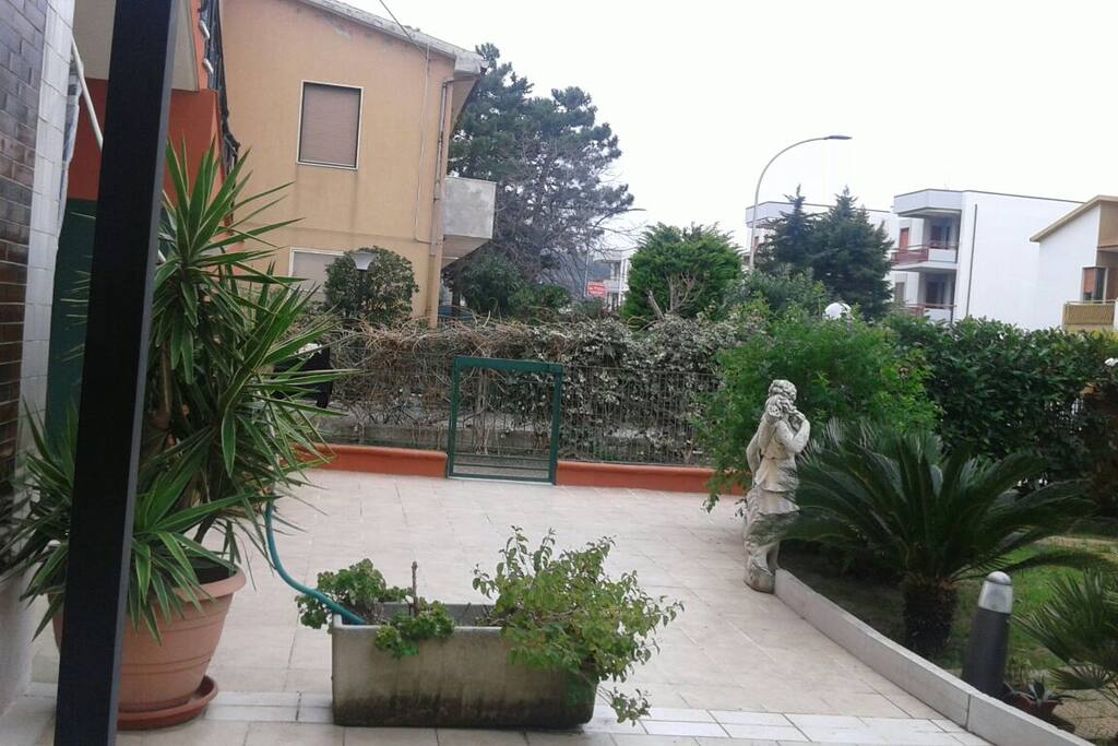 giardino davanti casa